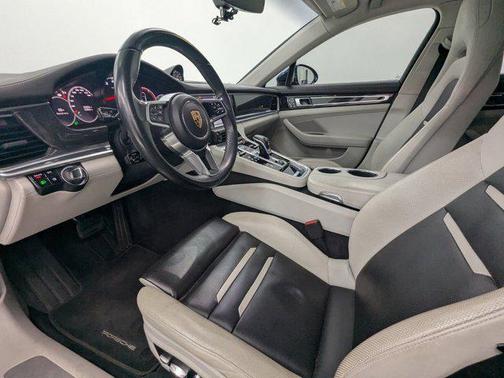 2020 Porsche Panamera 4