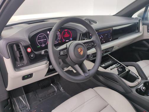 Chalk 2026 Porsche Cayenne Cayenne