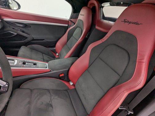 2023 Porsche 718 Spyder Roadster