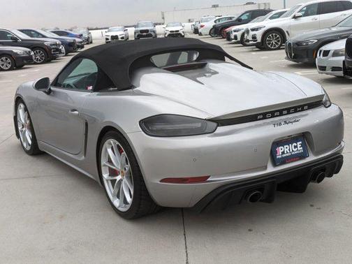 2022 Porsche 718 Spyder Roadster