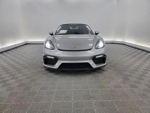 2022 Porsche 718 Spyder Roadster