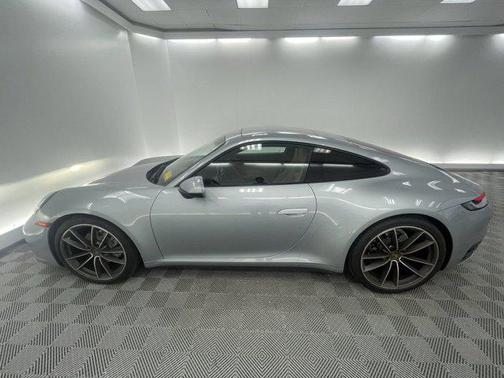 2021 Porsche 911 Carrera