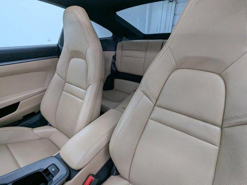 2021 Porsche 911 Carrera