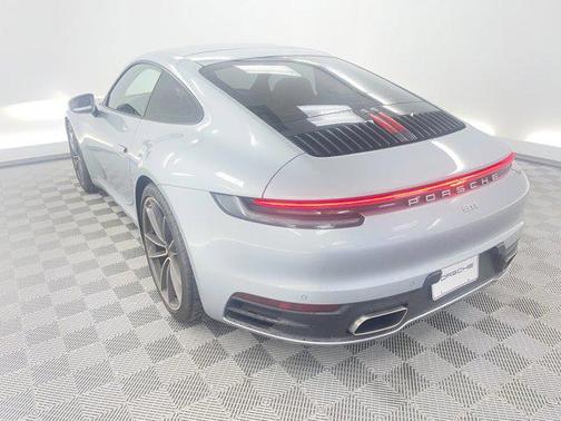 2021 Porsche 911 Carrera