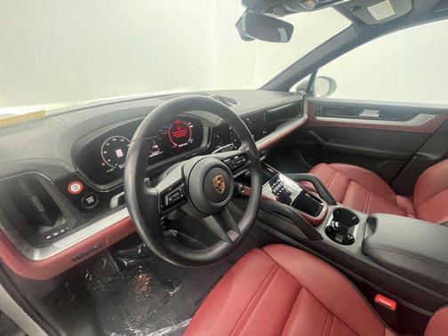 2024 Porsche Cayenne S