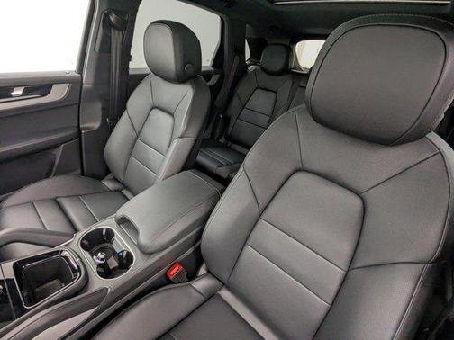 Chromite Black Metallic 2026 Porsche Cayenne Cayenne