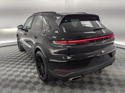 Chromite Black Metallic 2026 Porsche Cayenne Cayenne