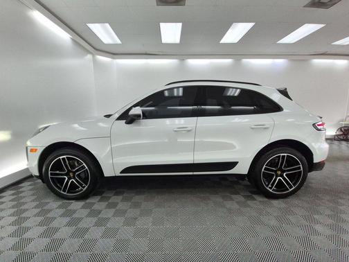 White [White] 2021 Porsche Macan Macan