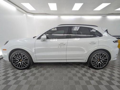 2024 Porsche Cayenne AWD
