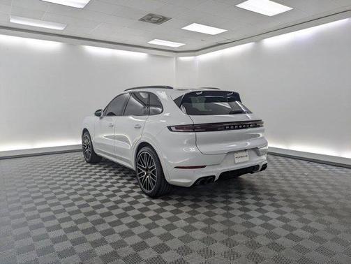 2024 Porsche Cayenne AWD