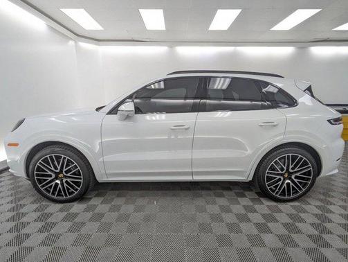 2024 Porsche Cayenne AWD
