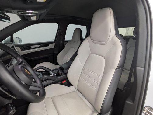 2024 Porsche Cayenne AWD