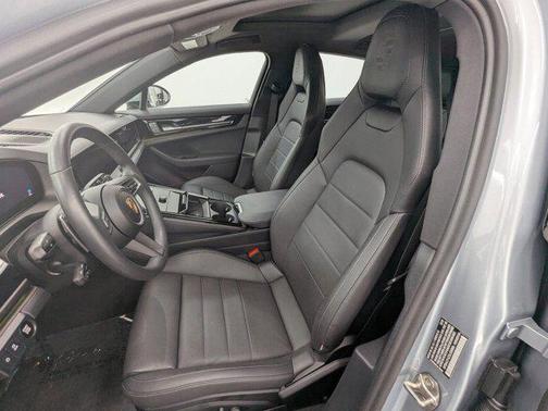 2025 Porsche Panamera RWD