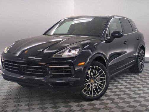 Moonlight Blue Metallic 2023 Porsche Cayenne Platinum Edition