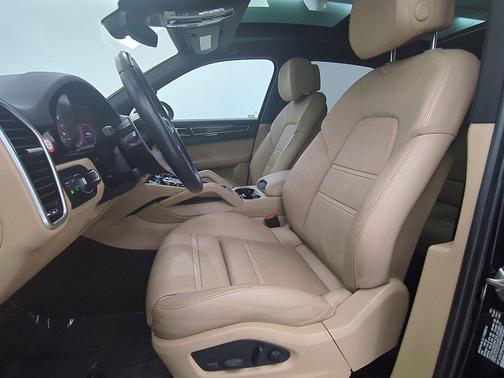Moonlight Blue Metallic 2023 Porsche Cayenne Platinum Edition