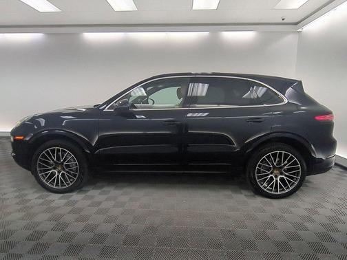 Moonlight Blue Metallic 2023 Porsche Cayenne Platinum Edition