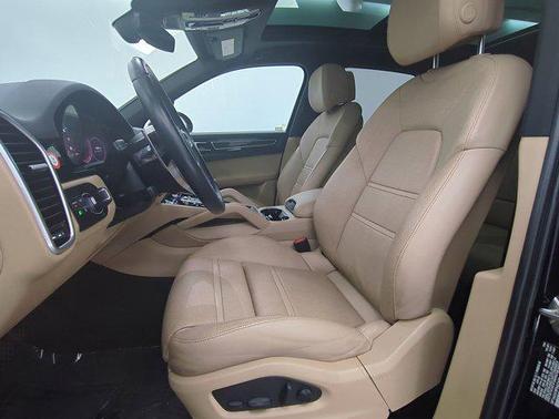 Moonlight Blue Metallic 2023 Porsche Cayenne Platinum Edition