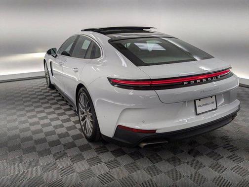 2024 Porsche Panamera 4