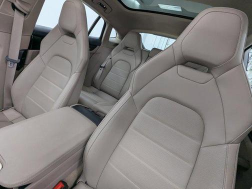 2024 Porsche Panamera 4