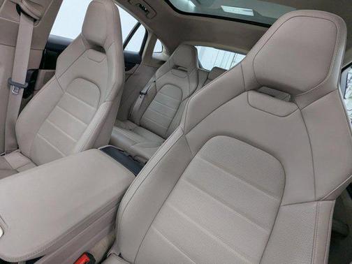 2024 Porsche Panamera 4