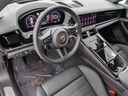 2025 Porsche Panamera 4