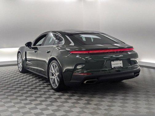 2025 Porsche Panamera 4