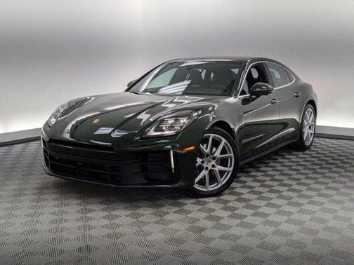 2025 Porsche Panamera 4