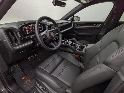 2025 Porsche Cayenne S