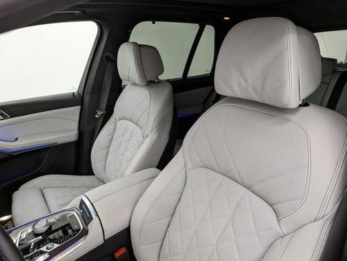 2024 BMW X5 M60i