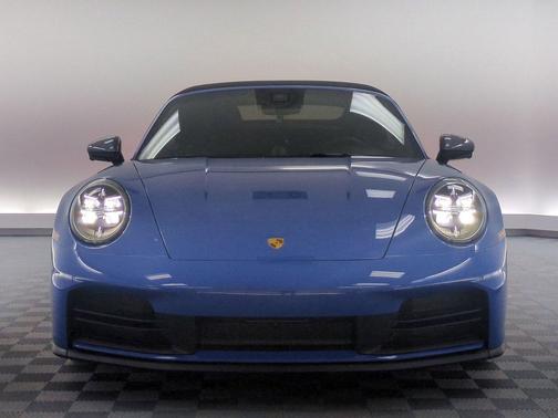 Lugano Blue 2026 Porsche 911 Carrera T