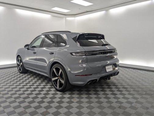 2026 Porsche Cayenne GTS