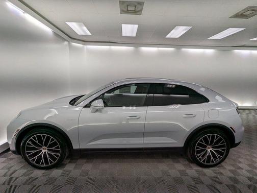 Ice Grey Metallic 2026 Porsche Macan Macan Electric