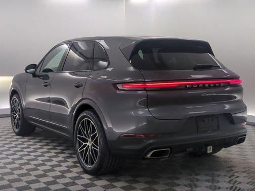 Quartzite Gray Met 2024 Porsche Cayenne Cayenne