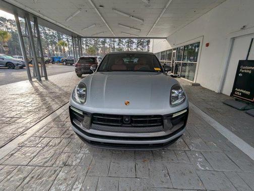 2023 Porsche Macan T