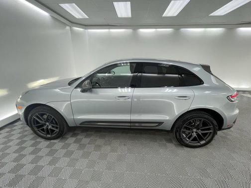 2023 Porsche Macan T