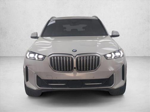 Mineral White Metallic 2024 BMW X5 xDrive40i