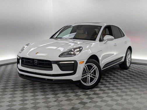 2025 Porsche Macan Base