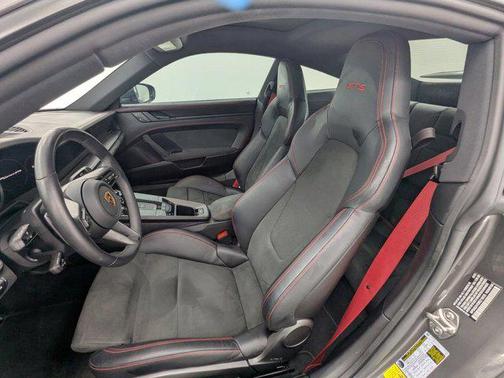 2024 Porsche 911 Carrera GTS