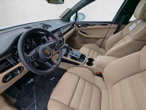 Carrara White Metallic 2026 Porsche Macan Macan