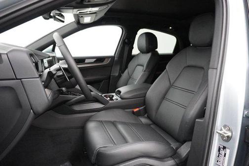 Dolomite Silver Metallic 2026 Porsche Cayenne Cayenne