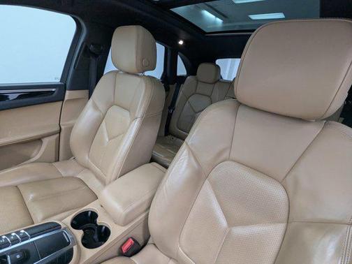 2017 Porsche Macan AWD