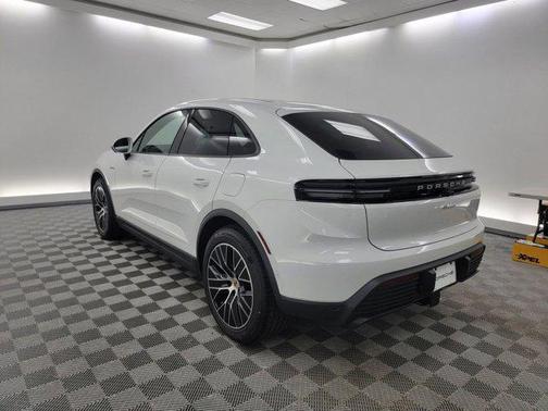 2025 Porsche Macan Electric