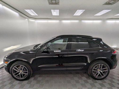 2026 Porsche Macan AWD