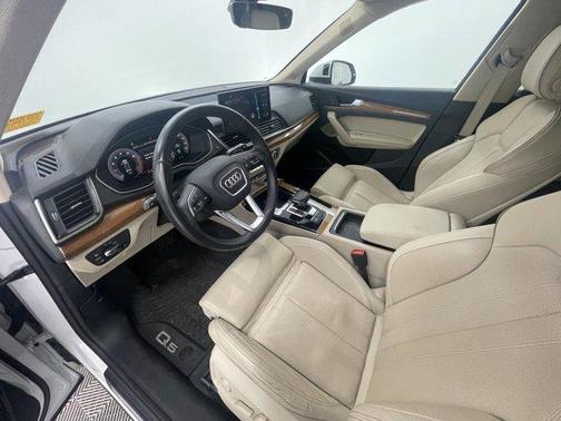 2022 Audi Q5 45 S line Premium Plus