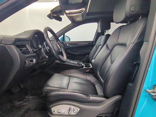 Miami Blue 2023 Porsche Macan T