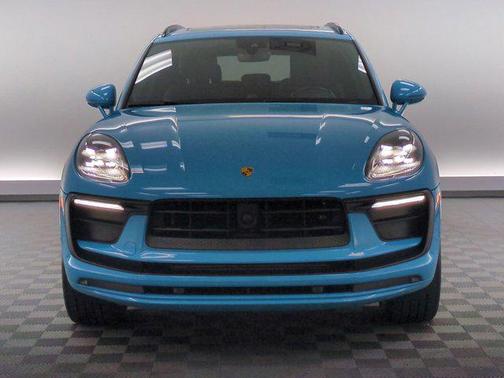 Miami Blue 2023 Porsche Macan T