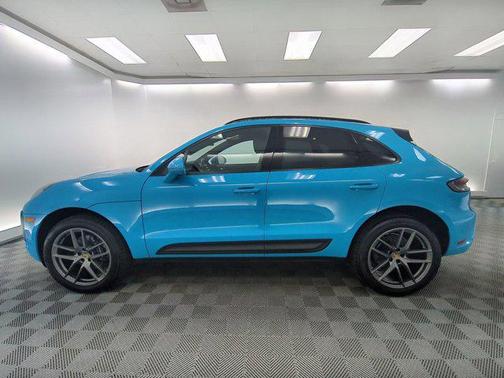 Miami Blue 2023 Porsche Macan T