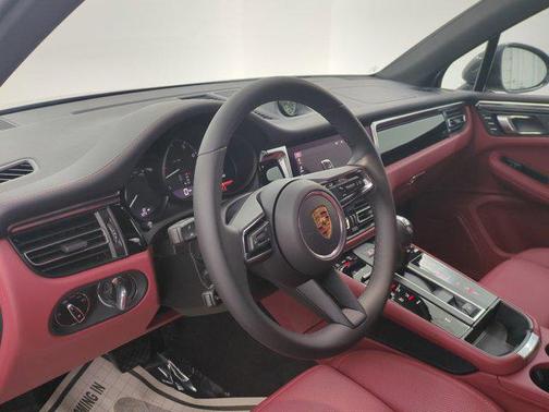 Volcano Grey Metallic 2026 Porsche Macan Macan