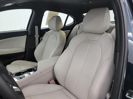 2025 Genesis G70 2.5T RWD