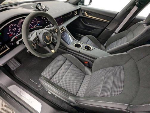 2025 Porsche Taycan 4S